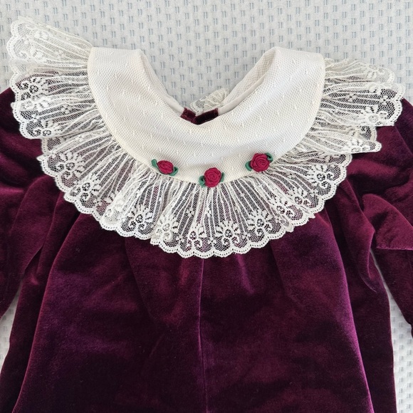 Vintage Rare Editions Velvet Baby Romper with Lace Collar and Embroidery Size 9m - Picture 2 of 6